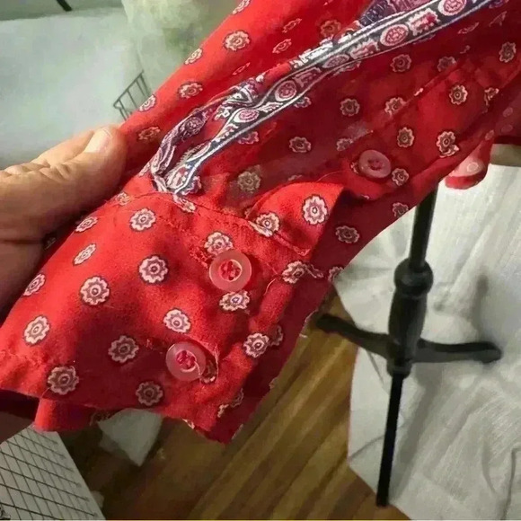 Free People Women’s M Red Button-Up Sheer Chiffon Roll Tab/Long Sleeve Tunic - Picture 6 of 15